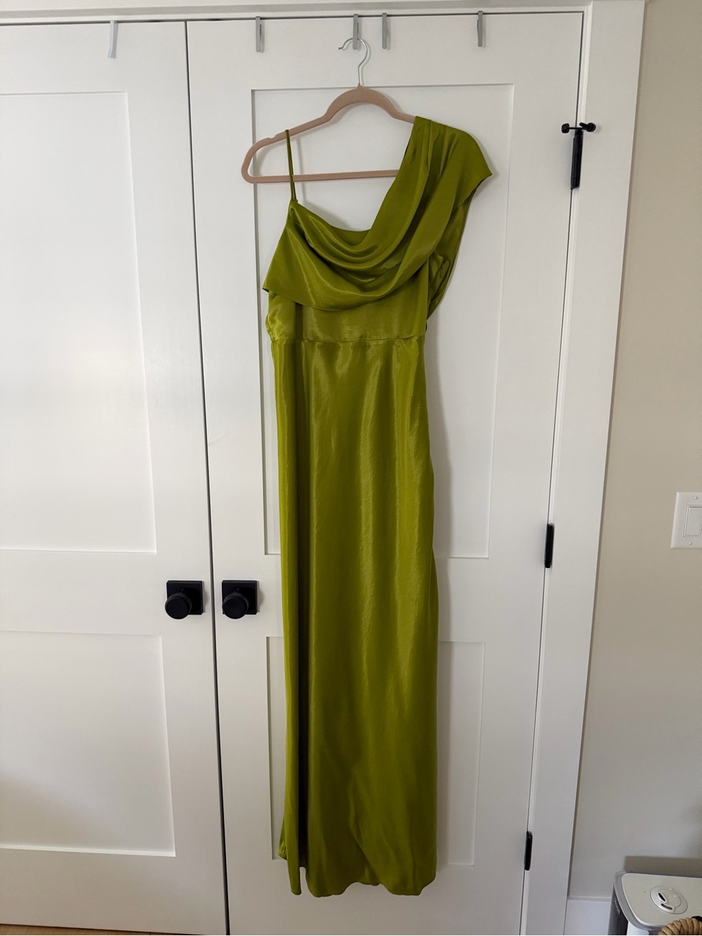 House of Harlow 1960 One-Shoulder Satin Gown in Chartreuse - Picture 4 of 6